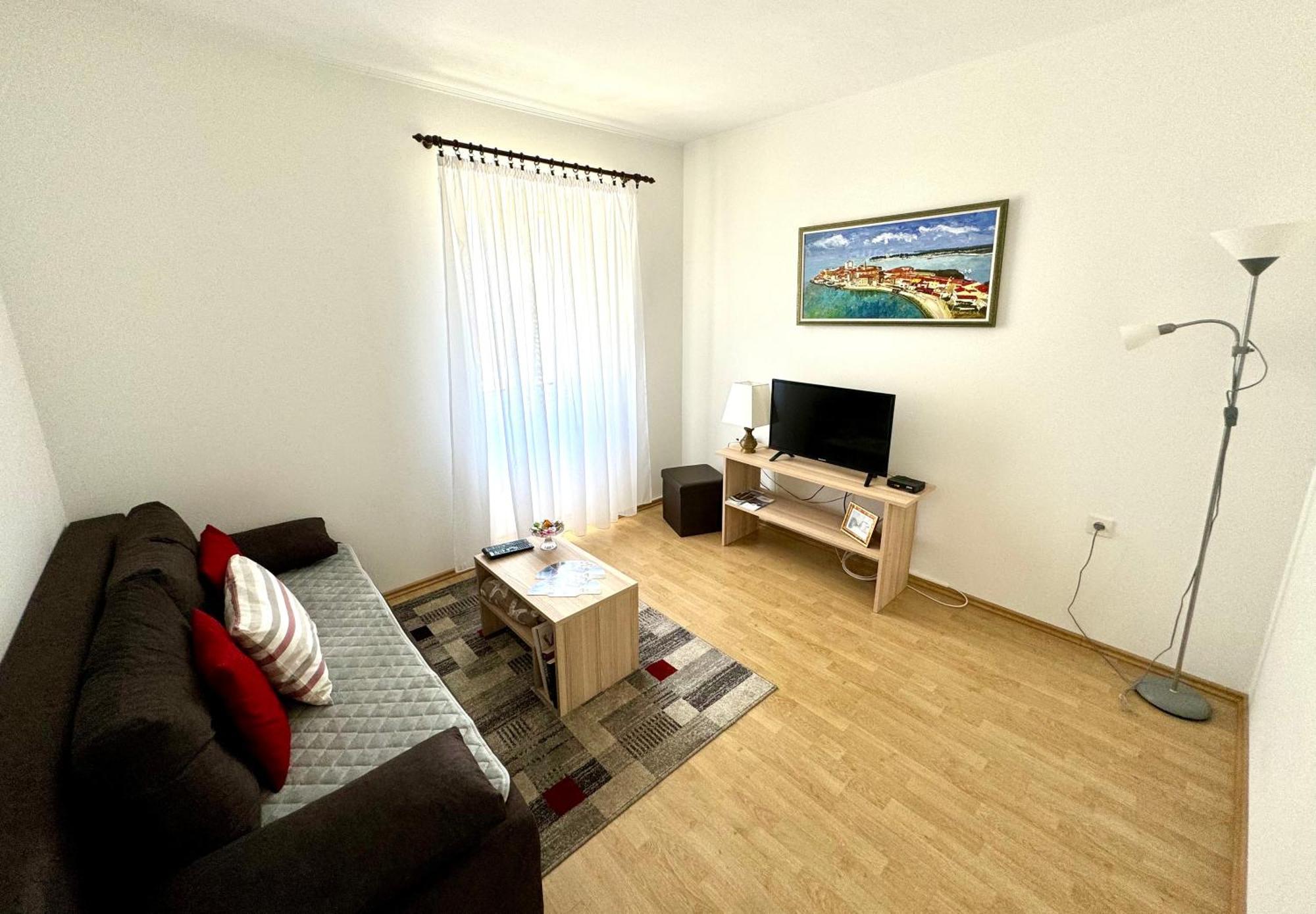 אומאג Apartment Kontrada מראה חיצוני תמונה