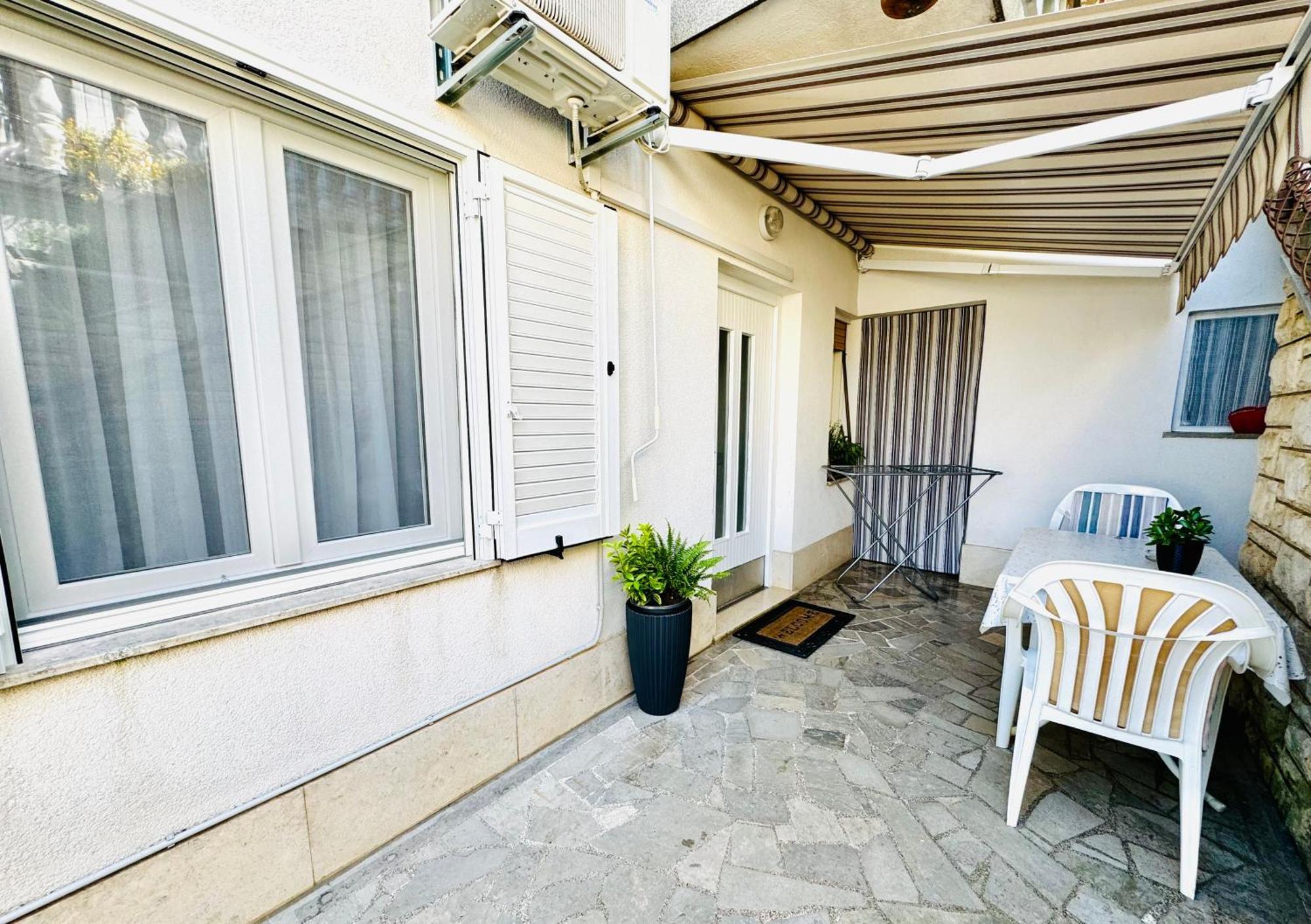 אומאג Apartment Kontrada מראה חיצוני תמונה