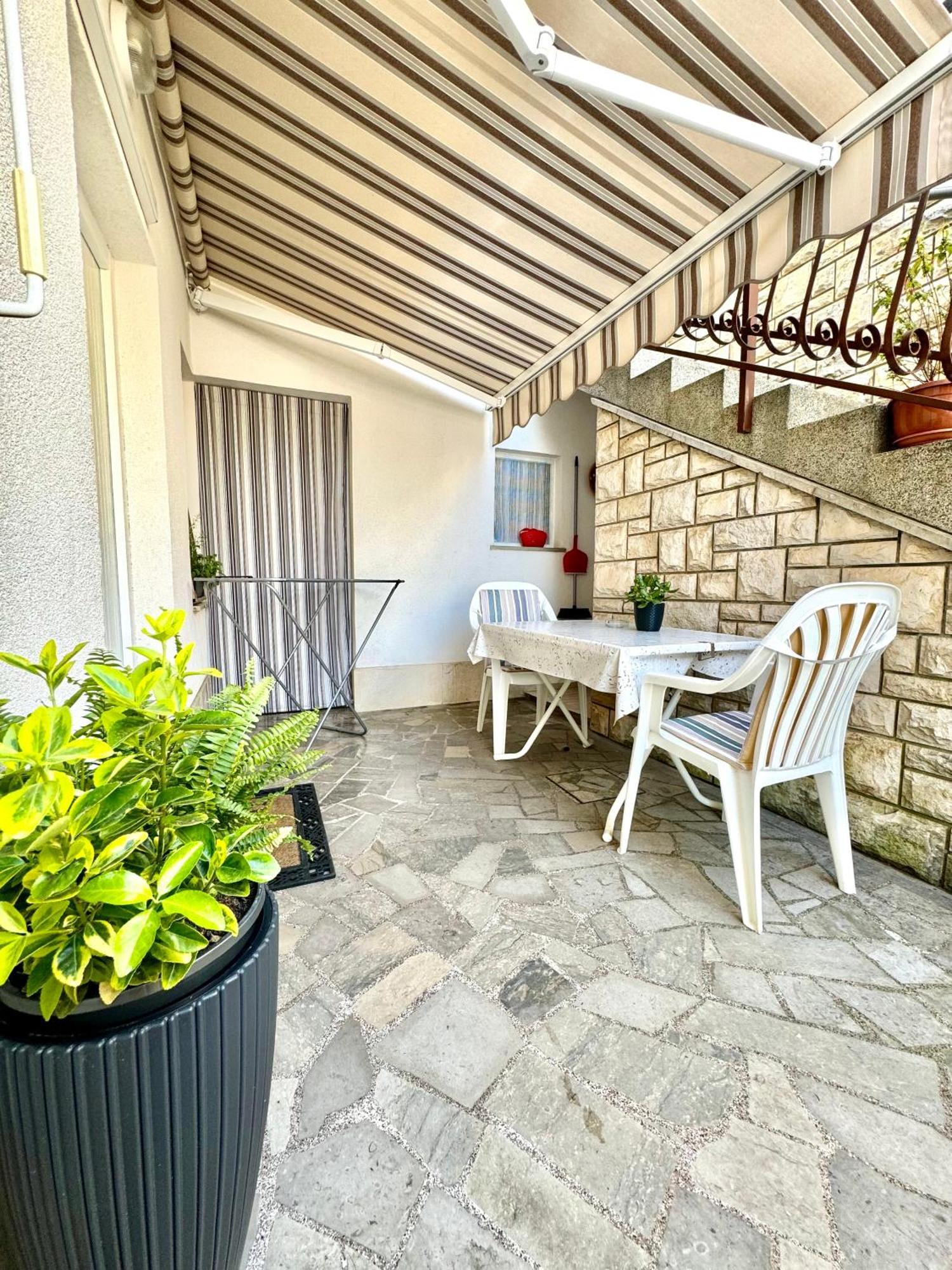 אומאג Apartment Kontrada מראה חיצוני תמונה